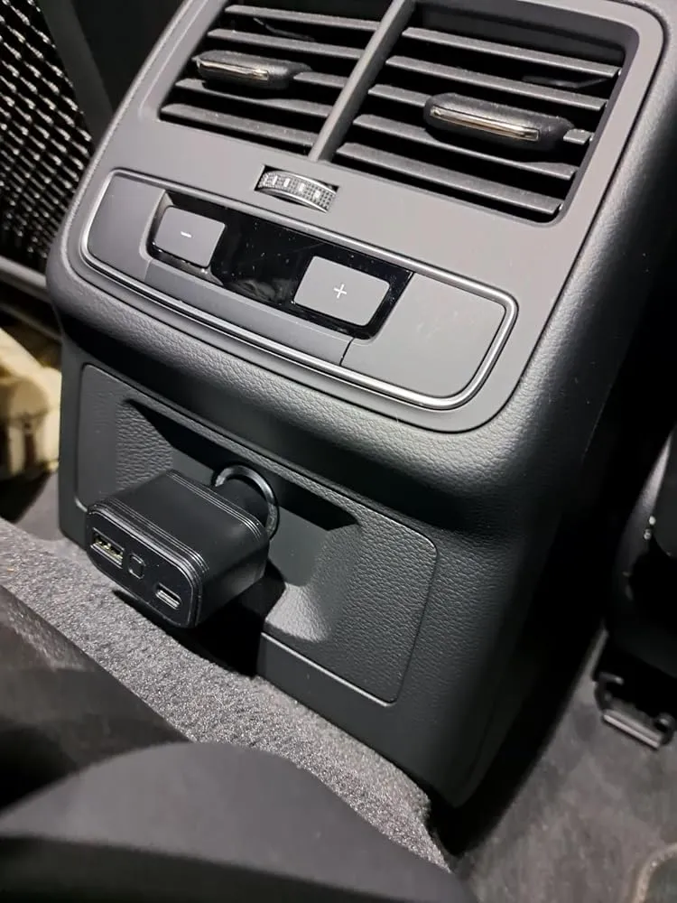 Winnes TK818 tracker GPS auto 4G cu USB