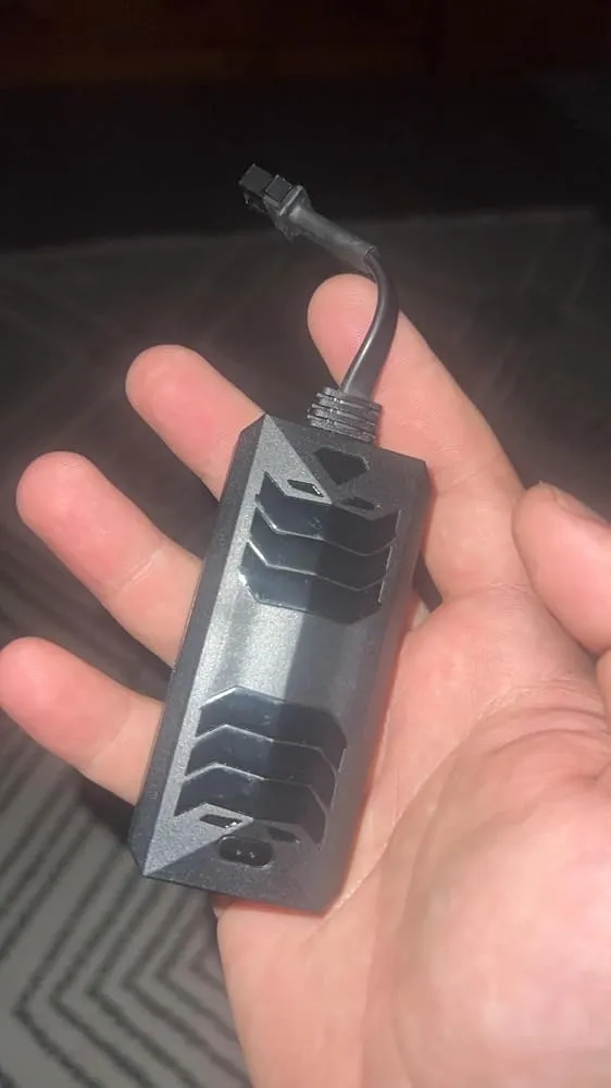Winnes TK806 GPS tracker auto 4G cu întrerupere combustibil