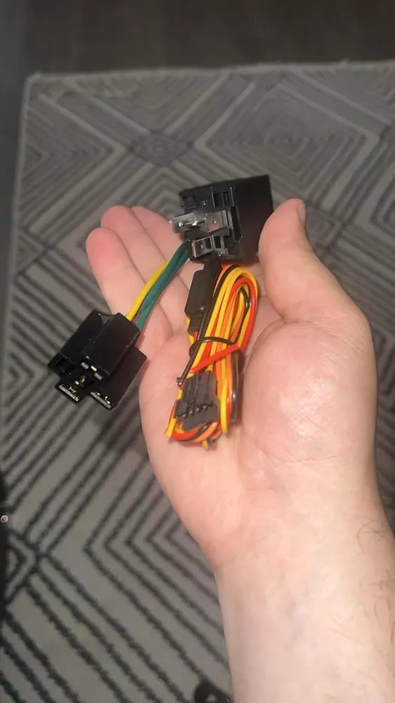 Winnes TK806 GPS tracker auto 4G cu întrerupere combustibil